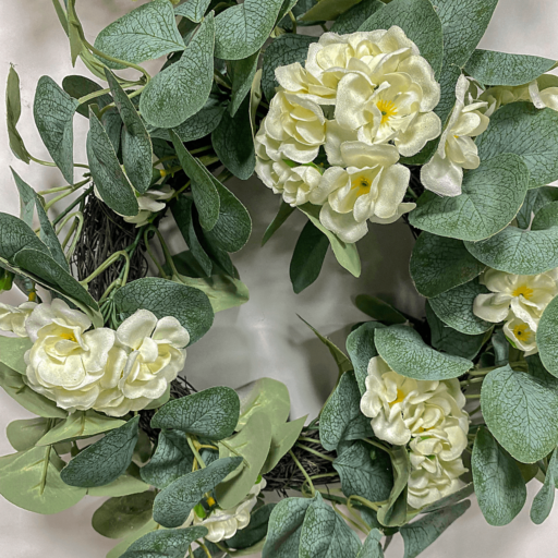 6pack Artificial White Begonia & Eucalyptus Wreath